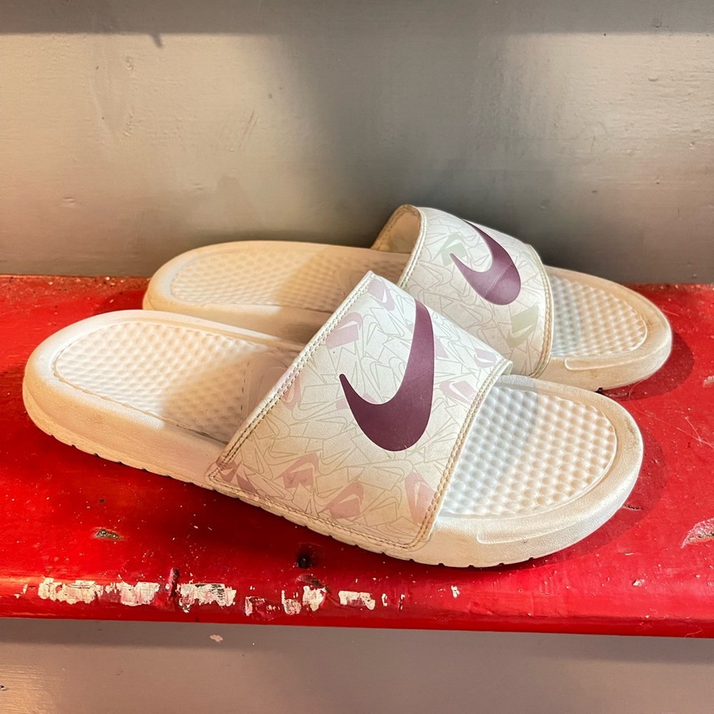 nike women’s slides